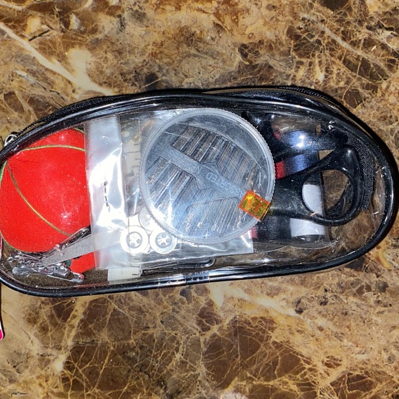 sewing kit - Picture 2 of 2
